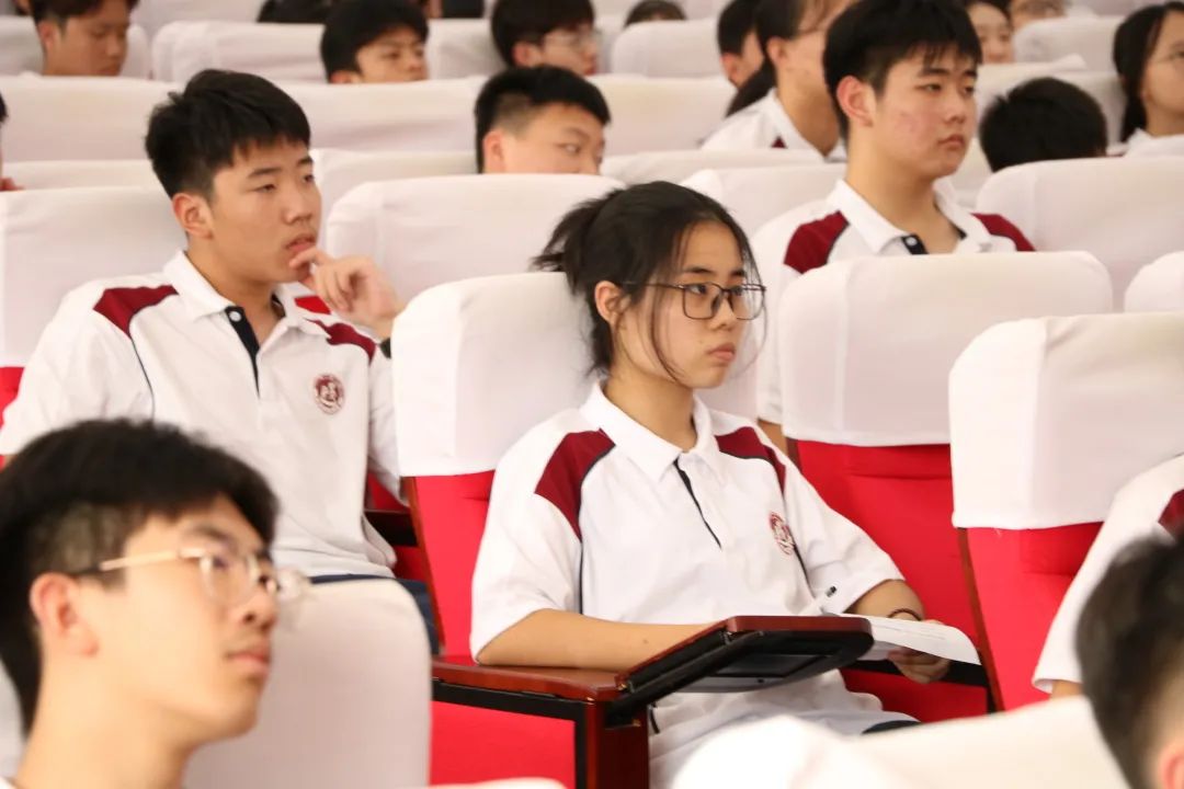 “开个好头”—— 高一年级研究性课题开题讲座(图11)