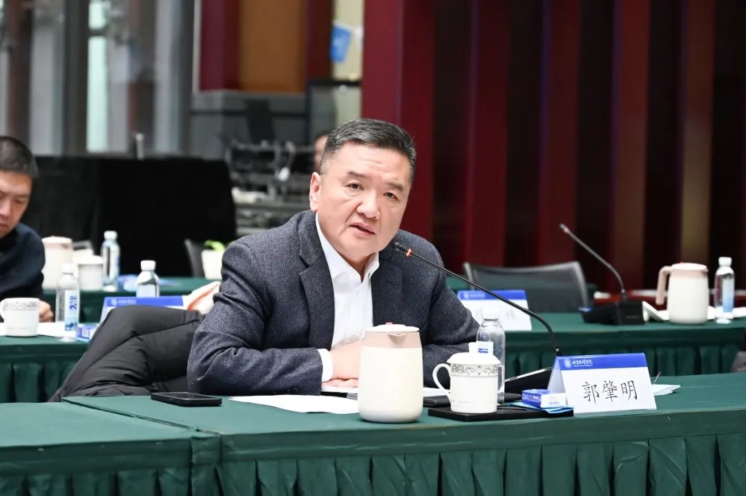市教委主任李奕带队到校调研分类发展工作 论证智慧物流新兴交叉学科平台建设方案(图9)