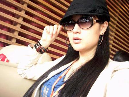 疯狂女白领BT荒唐事(图3)