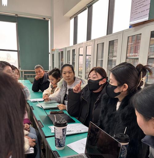 优化班级管理 提升教育艺术——井研县来凤小学召开班级管理交流工作会(图2)