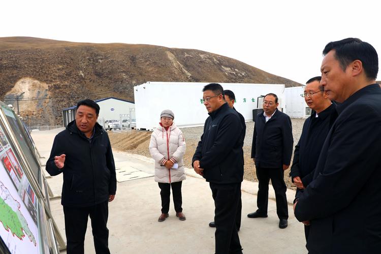 玉树州开展“四个一批”精准调研 强化年轻干部队伍建设(图2)