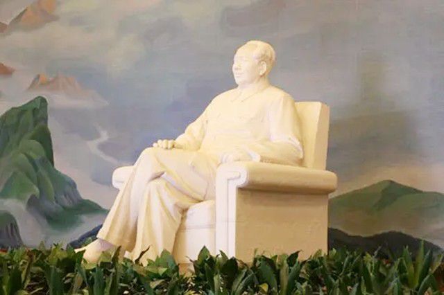 江青的外孙王效芝，经刘少奇儿子刘源介绍，娶薄一波外孙女(图2)