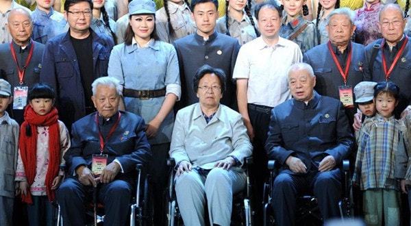 江青的外孙王效芝，经刘少奇儿子刘源介绍，娶薄一波外孙女(图9)