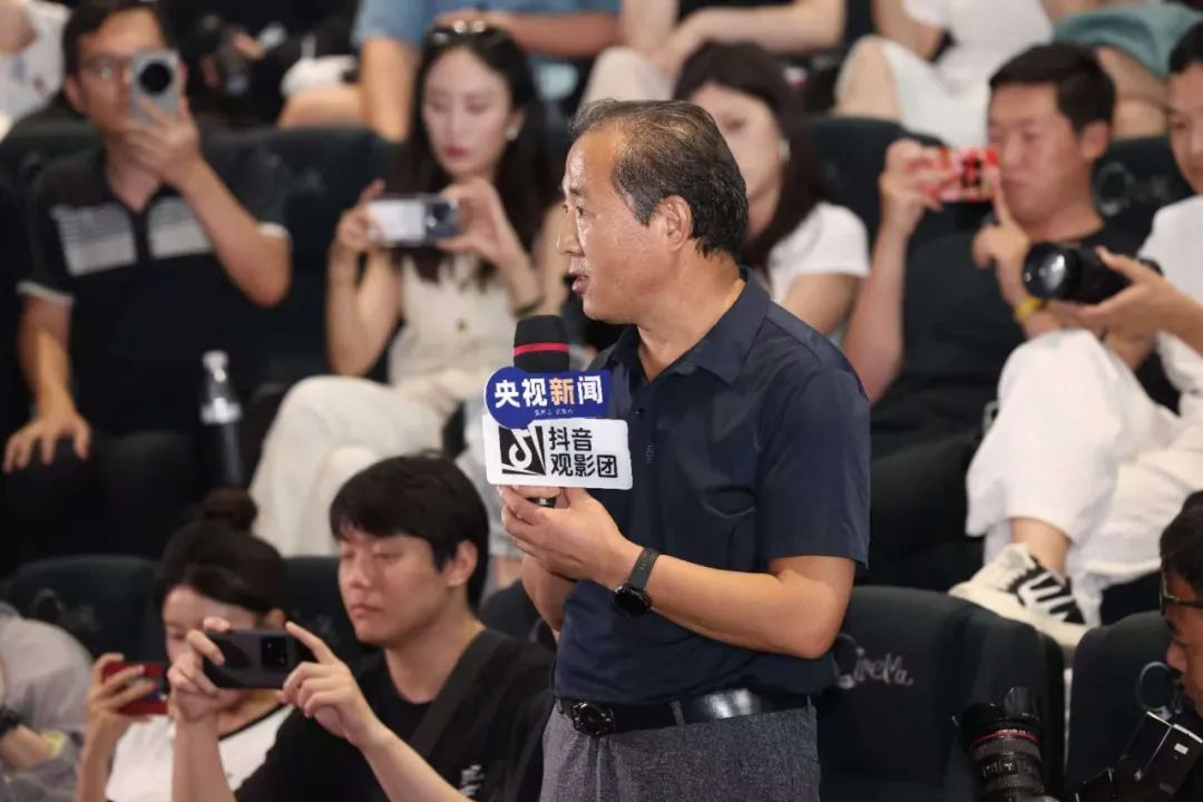 当这些照片“活”起来，央视新闻观影团哭了……_当这些照片“活”起来，央视新闻观影团哭了……_