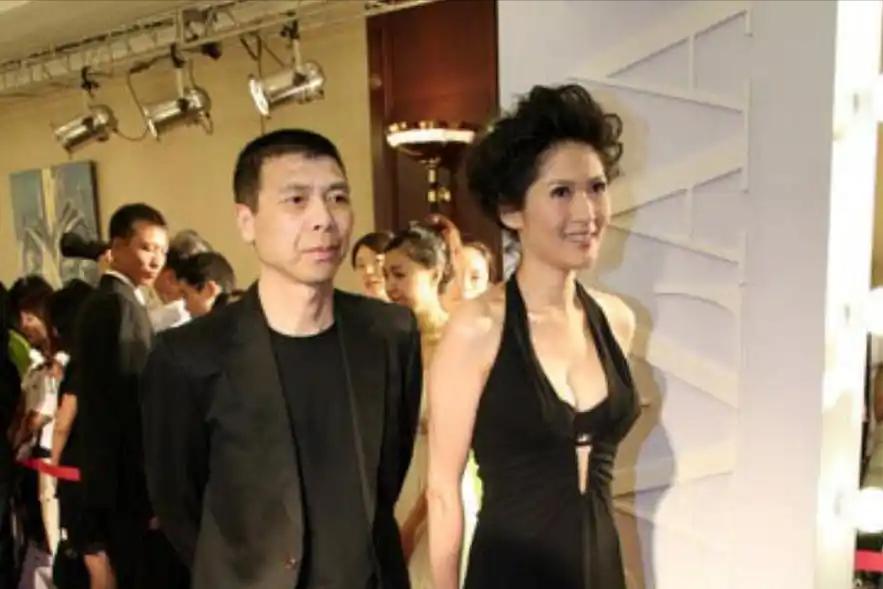 娱乐圈明星出轨事件_冯小刚沈星陈红老公绯闻_冯小刚出轨沈星