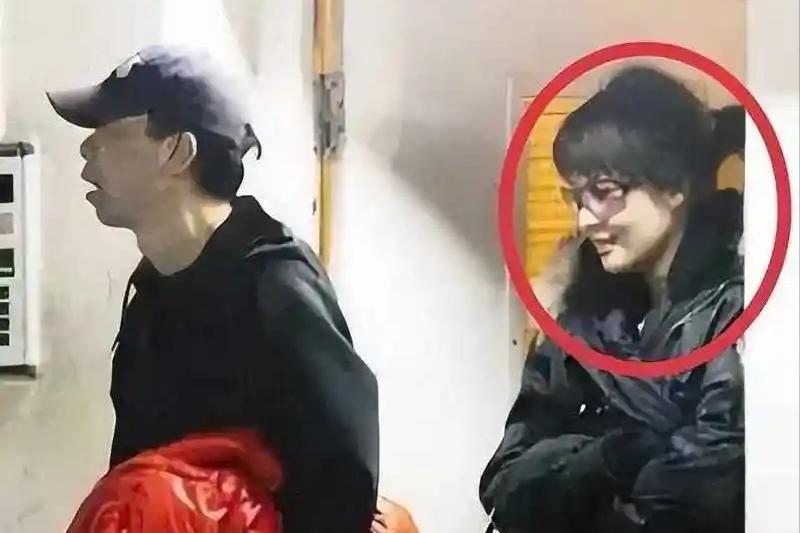 冯小刚出轨沈星_冯小刚沈星陈红老公绯闻_娱乐圈明星出轨事件