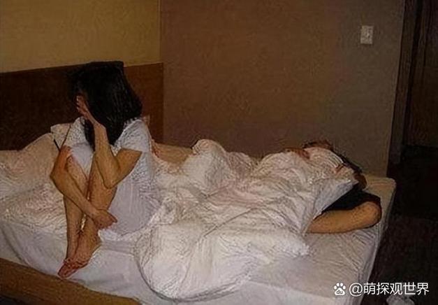 男子偷钱女友为他开脱 被抓时和前前任躺宾馆床上_男子偷钱女友为他开脱 被抓时和前前任躺宾馆床上_